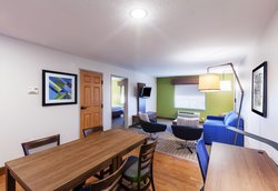  - Holiday Inn Express & Suites Broken Arrow