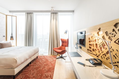 Studio Deluxe
