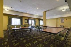  - Holiday Inn Express & Suites Kansas City - I-435, Exit 66