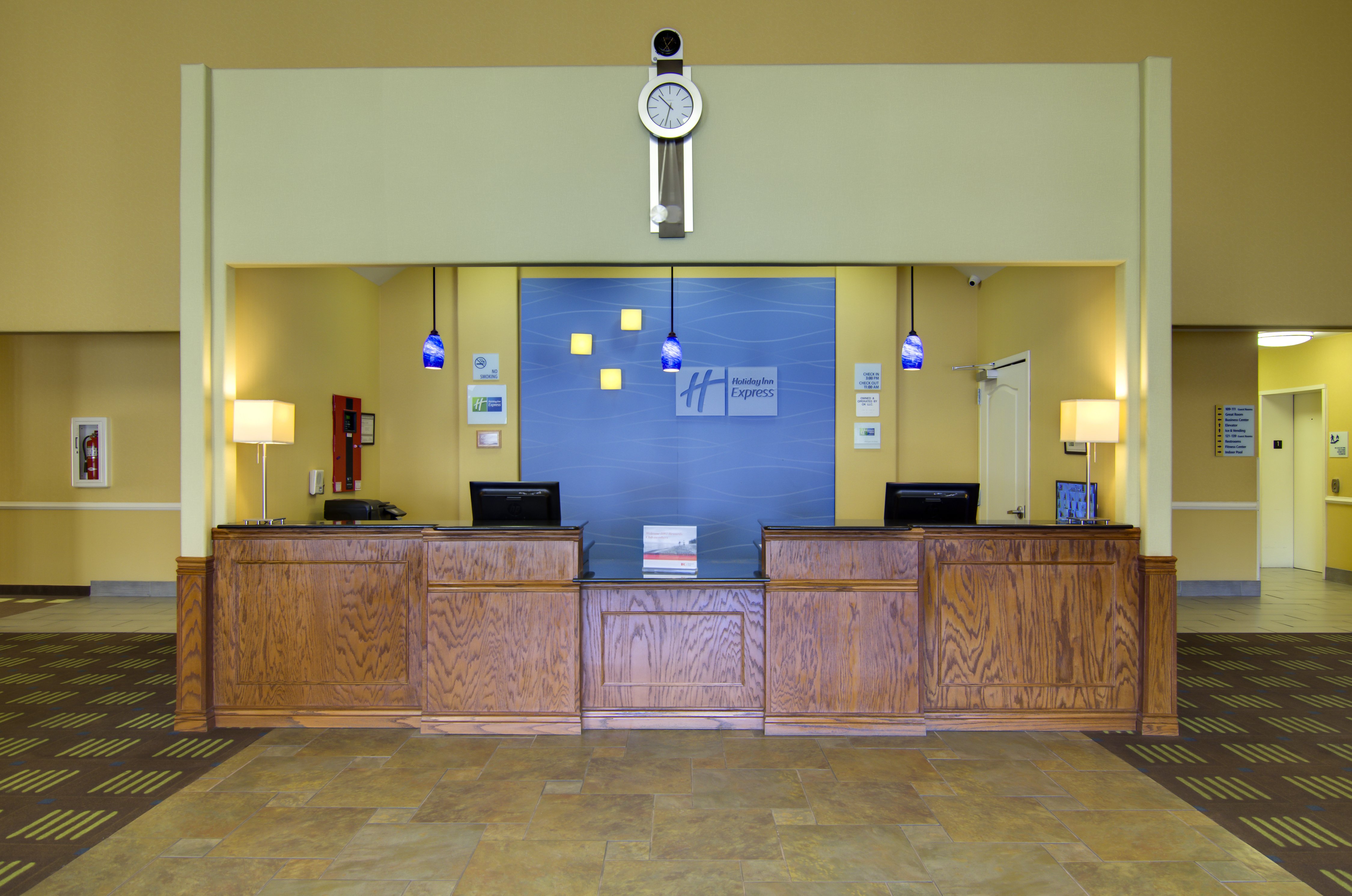HOLIDAY INN EXP STES SPORTS CO BY I, photo 4