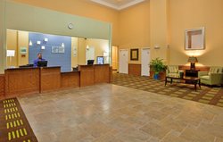  - Holiday Inn Express & Suites Kansas City - I-435, Exit 66