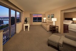  - Sheraton Louisville Riverside Hotel Jeffersonville - I-65, Exit 1