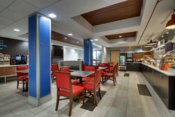  - Holiday Inn Express & Suites Cedar Rapids