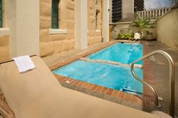  - Holiday Inn Express Riverwalk Area San Antonio - I-10 & I-35, Exit 155B