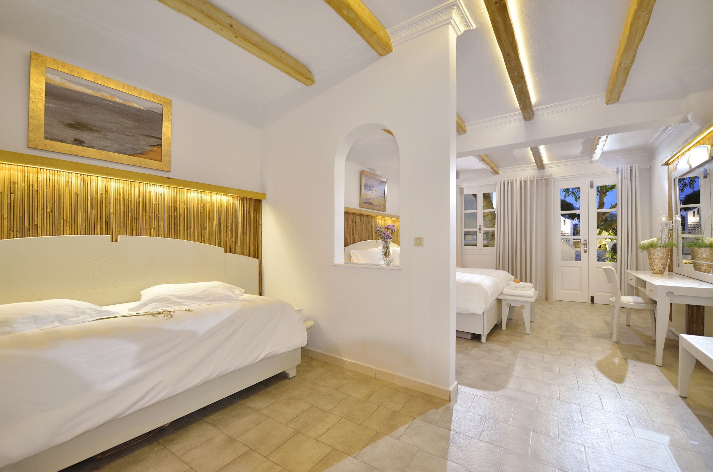 PETINOS HOTEL-guestroom-Triple Room.jpg