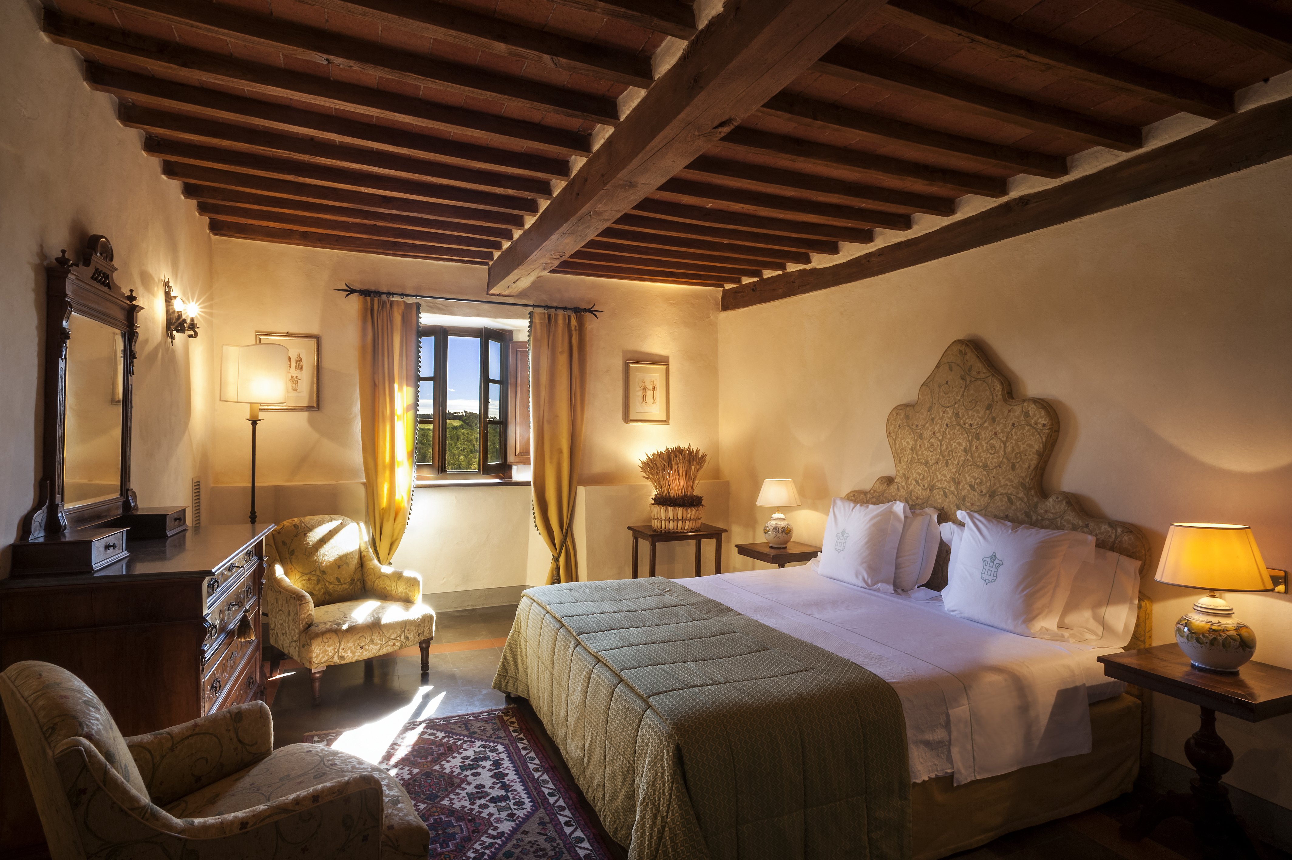 CASTELLO DI SPALTENNA-guestroom-Deluxe.jpg