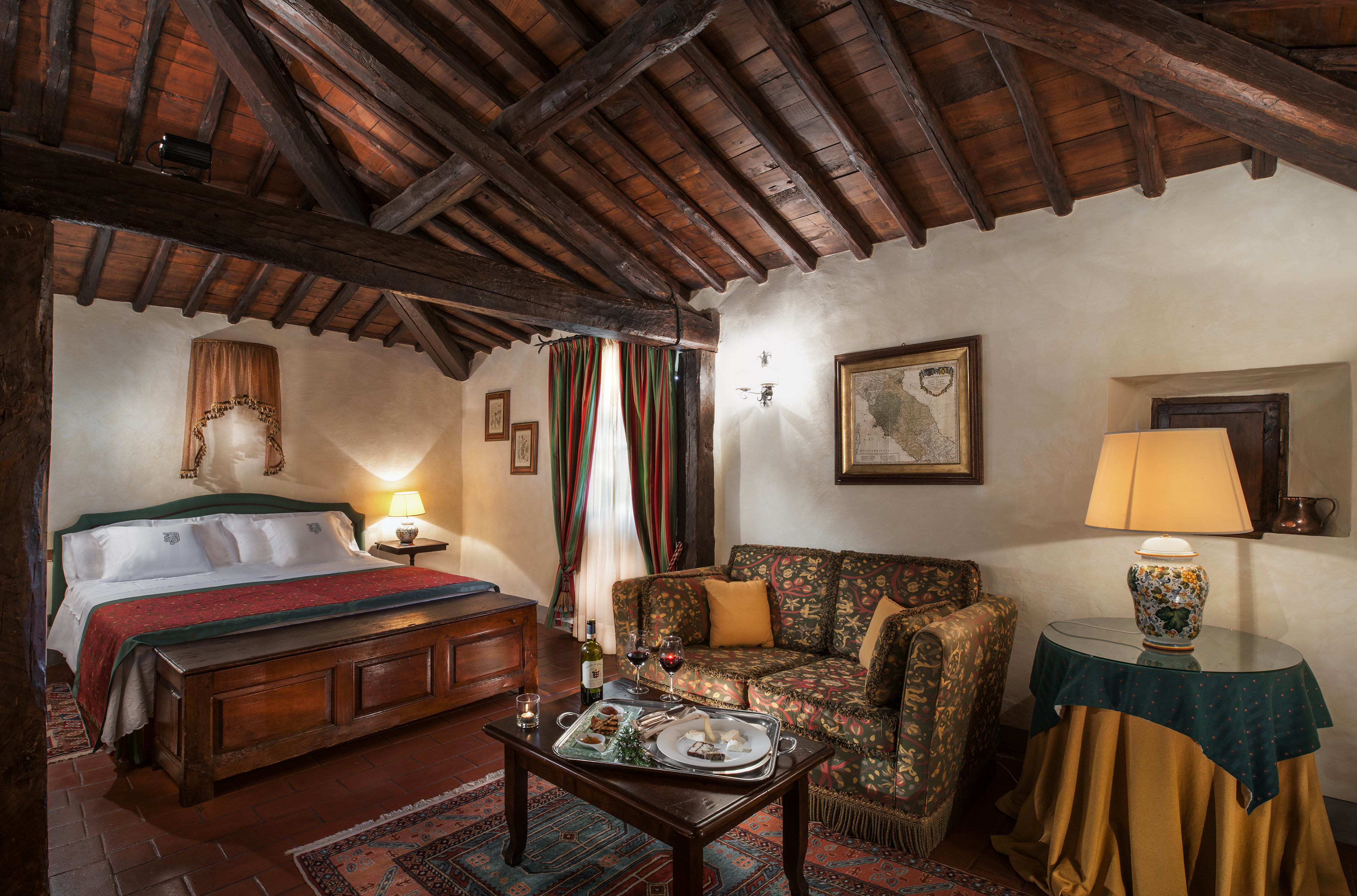 CASTELLO DI SPALTENNA-guestroom-Junior Suite.jpg