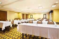  - Holiday Inn Express & Suites Lansing - I-80 & I-94, Exit 161