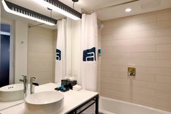  - Aloft Hotel Magnificent Mile Chicago