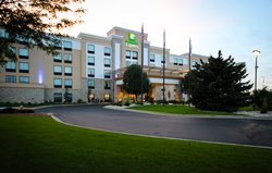  - Holiday Inn Express Janesville - I-39 & I-90, Exit 171B