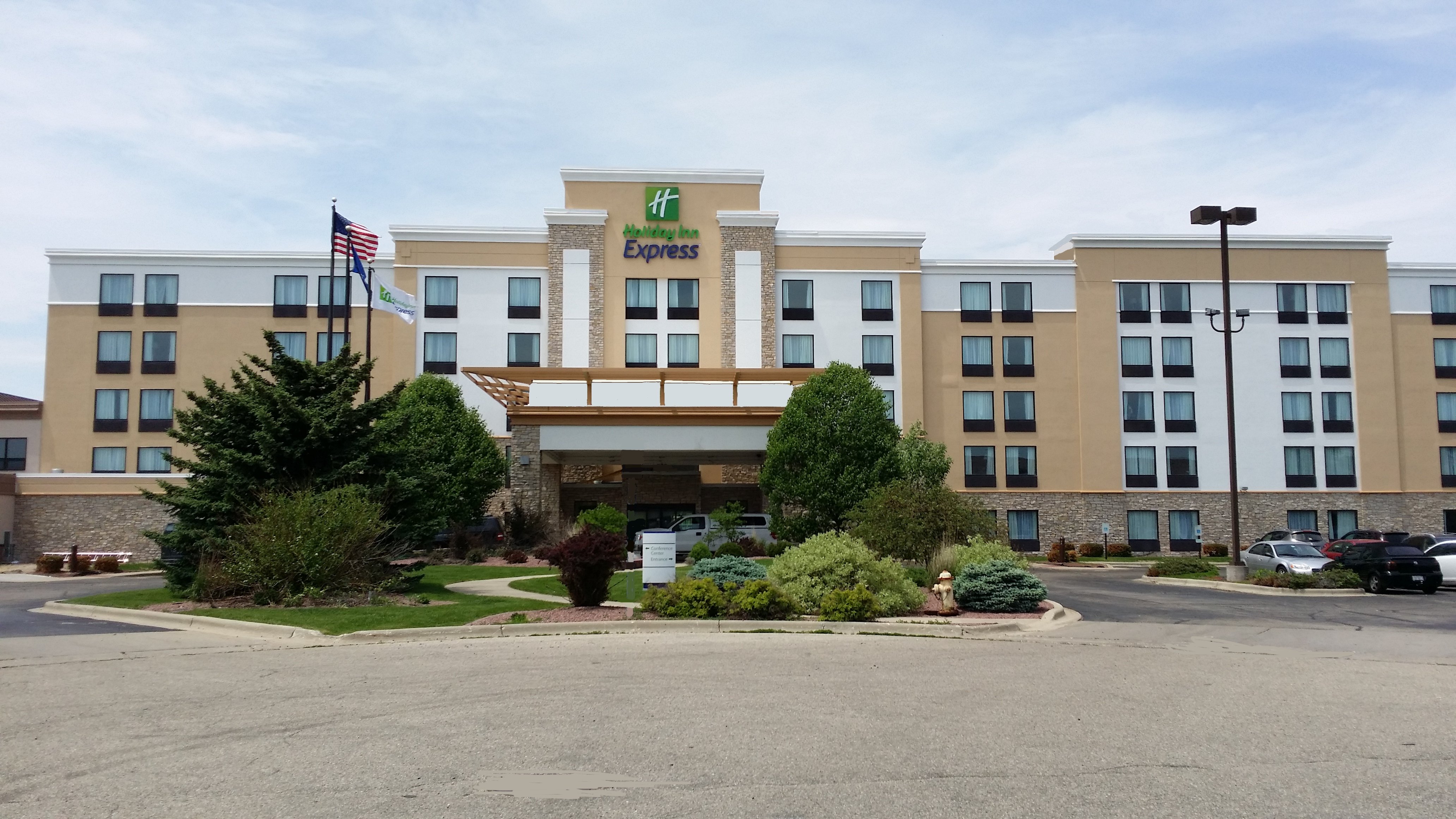 Welcome to the Holiday Inn Express Janesville, WI