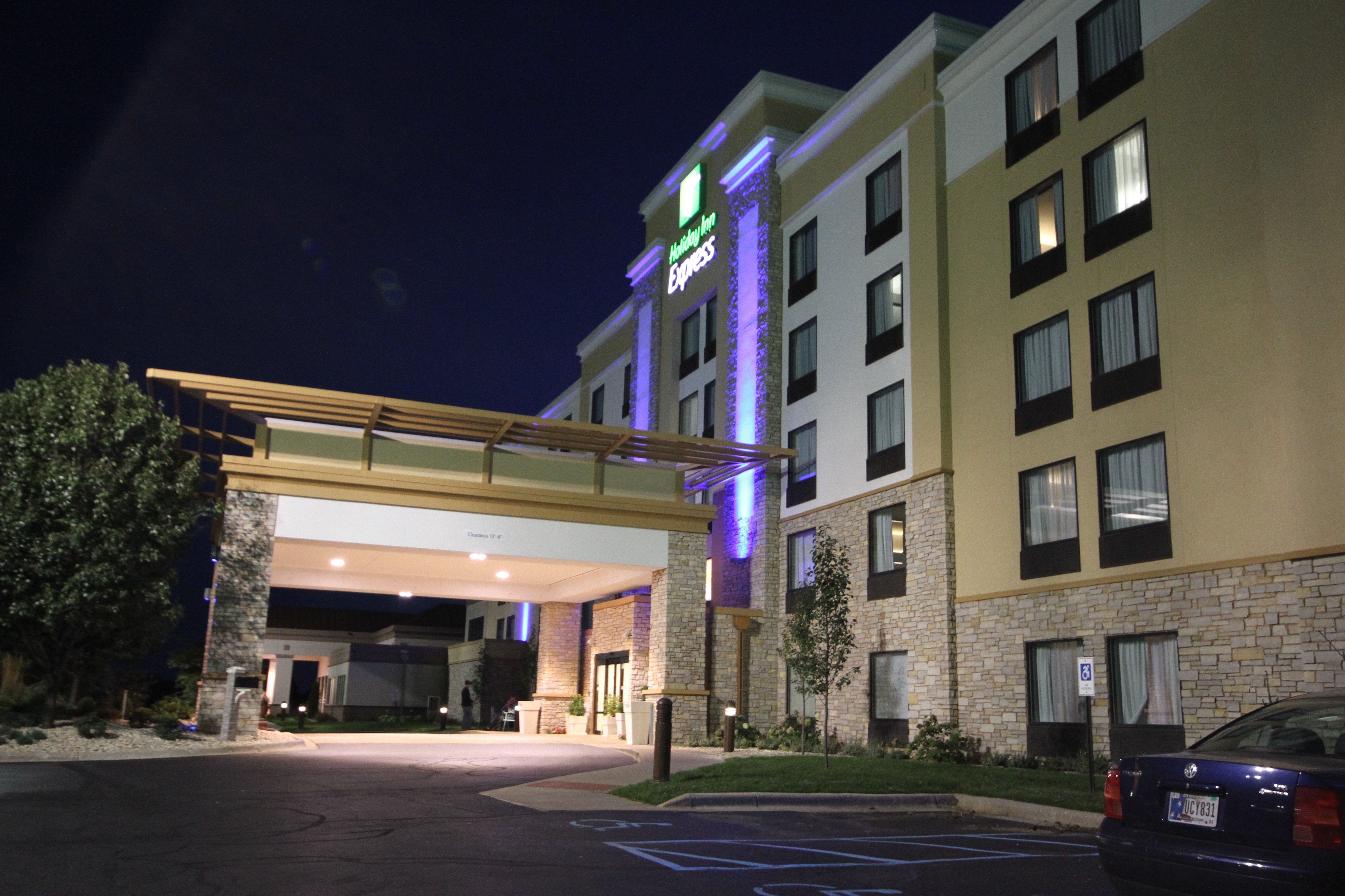 Welcome to the Holiday Inn Express Janesville