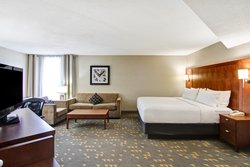  - Holiday Inn Oakville Centre