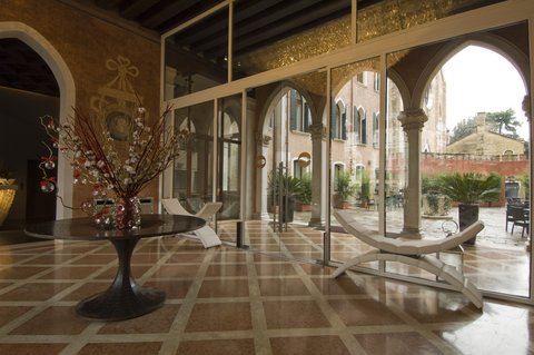 SINA CENTURION PALACE - Photo 13