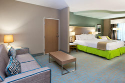  - Holiday Inn Express & Suites Warner Robins