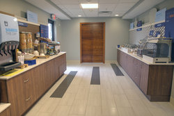  - Holiday Inn Express & Suites Rochelle - I-39, Exit 99