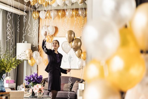 FOUR SEASONS HOTEL HONG KONG - Photo 11