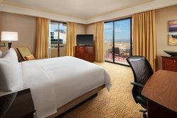  - Marriott Hotel San Diego La Jolla - I-5, Exits 28 & 28B