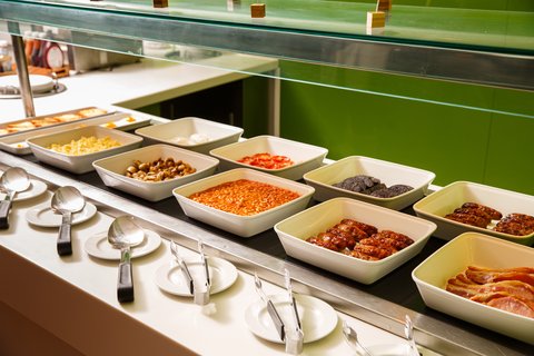 English breakfast freshly cooked every day with vegeterian choices