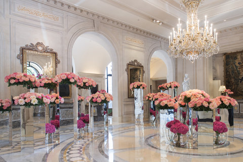 FOUR SEASONS HOTEL GEORGE V PARIS - Photo 12