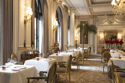 FOUR SEASONS HOTEL GEORGE V PARIS - Photo 16
