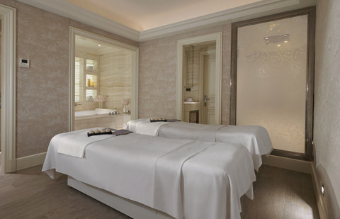 FOUR SEASONS HOTEL GEORGE V PARIS - Photo 13