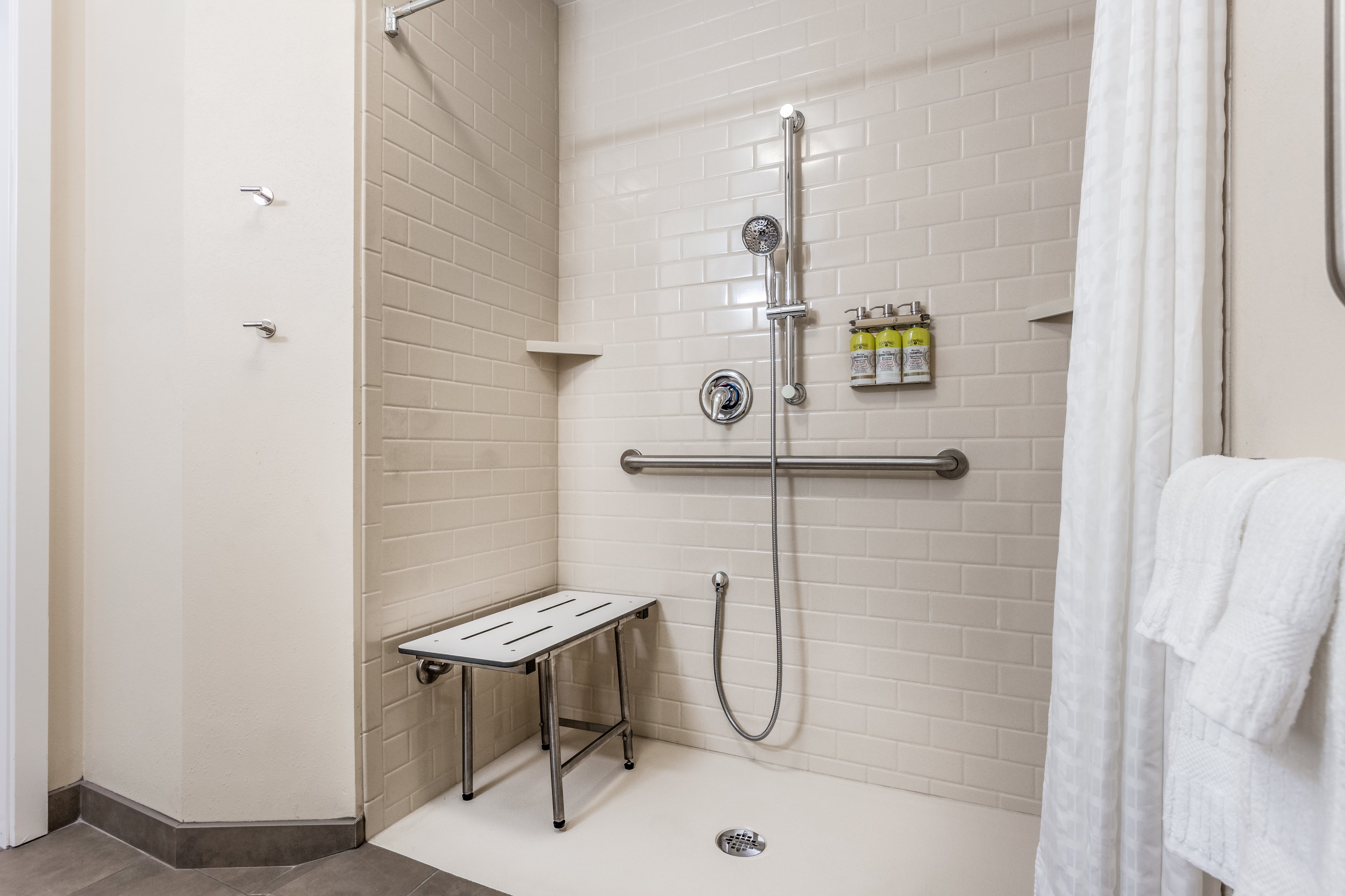CANDLEWOOD STES BENSALEM BY IHG-guestroom-ADA Shower .jpg