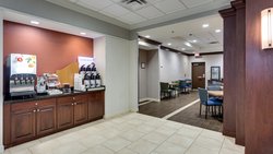  - Holiday Inn Express Springfield - I-95 & I-495, Exit 169
