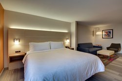  - Holiday Inn Express & Suites Cedar Rapids