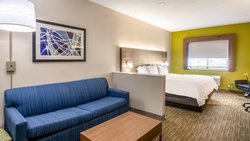  - Holiday Inn Express & Suites South Olathe - I-35, Exit 215