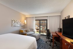  - Courtyard by Marriott Hotel Bedford