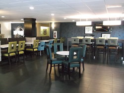  - Holiday Inn Express & Suites Bentonville - I-49, Exit 85