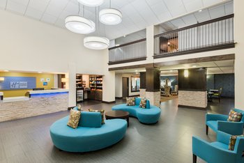 Spacious lobby with 24 hour reception and 24 hour market