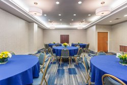  - Holiday Inn Express Hauppauge - I-495, Exit 56