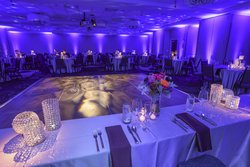  - Holiday Inn Express & Suites Downtown Cincinnati - I-71, Exit 1C & 2