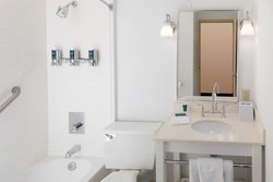  - Four Points by Sheraton Hotel Downtown Asheville - I-240, Exit 5A