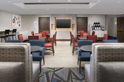  - Holiday Inn Express Lawrence - I-495, Exit 100A