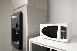  - Holiday Inn Express Lawrence - I-495, Exit 100A