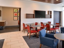  - Holiday Inn Express & Suites Island Lake Brighton