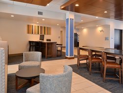  - Holiday Inn Express & Suites Island Lake Brighton