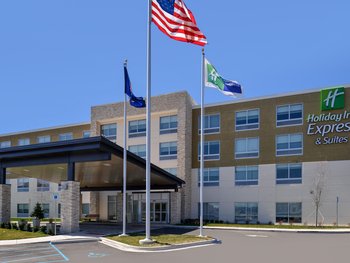 Holiday Inn Express & Suites Brighton South - US 23