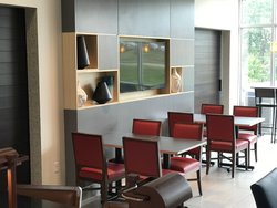  - Holiday Inn Express & Suites Hannibal