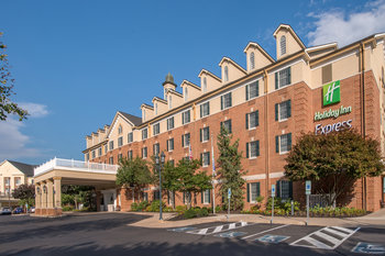 Holiday Inn Express At Williamsburg Square