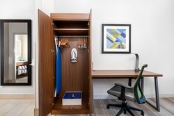  - Holiday Inn Express & Suites Conroe - I-45, Exit 88