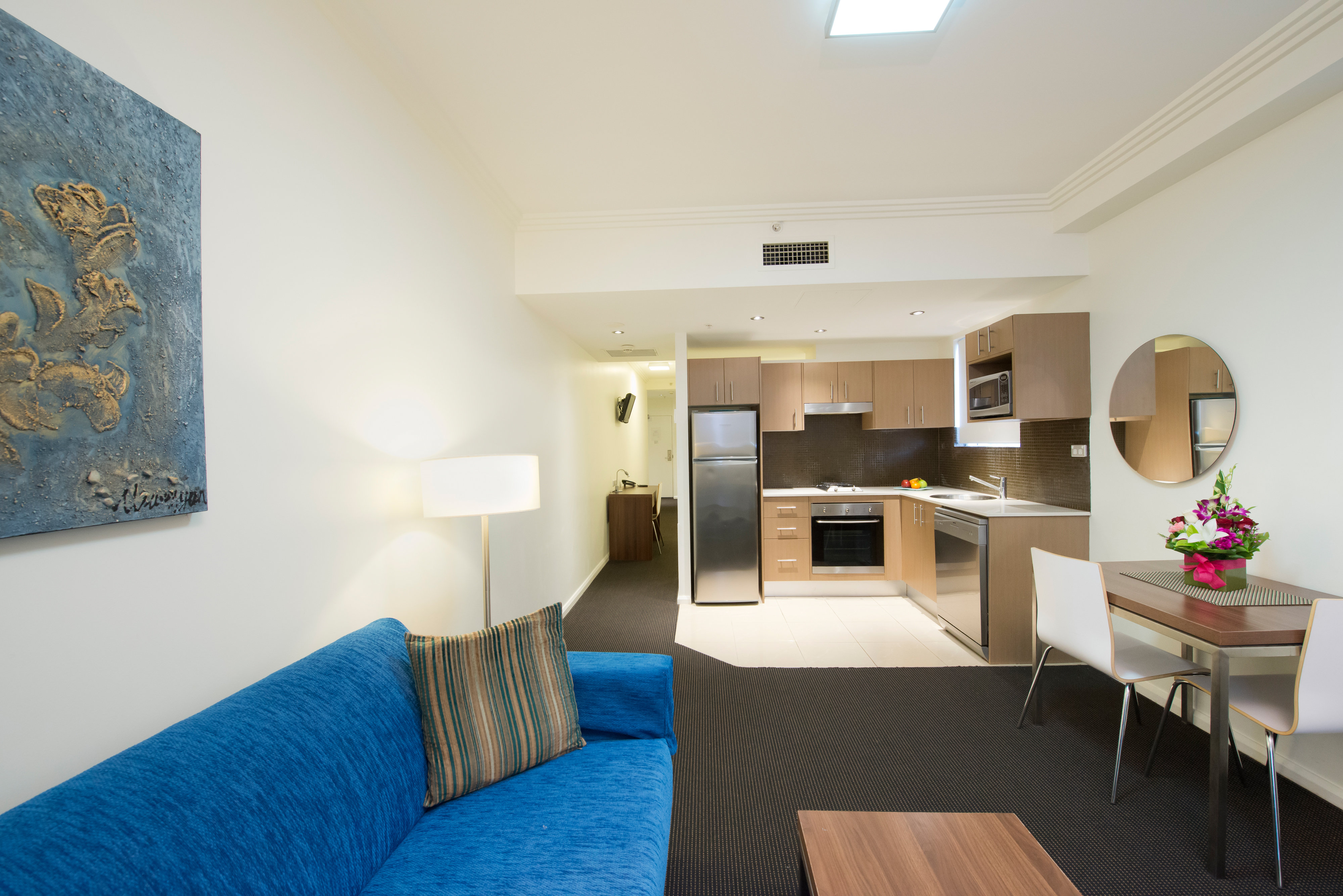 APX World Square-guestroom-Bedroom Open Plan V.jpg