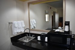  - Fairfield Inn & Suites by Marriott Liberty Kansas City - I-35, Exit 16