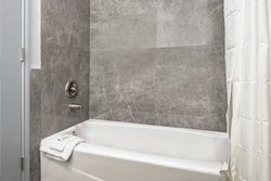  - Scottish Inn & Suites Katy - I-10, Exit 743 & 743A