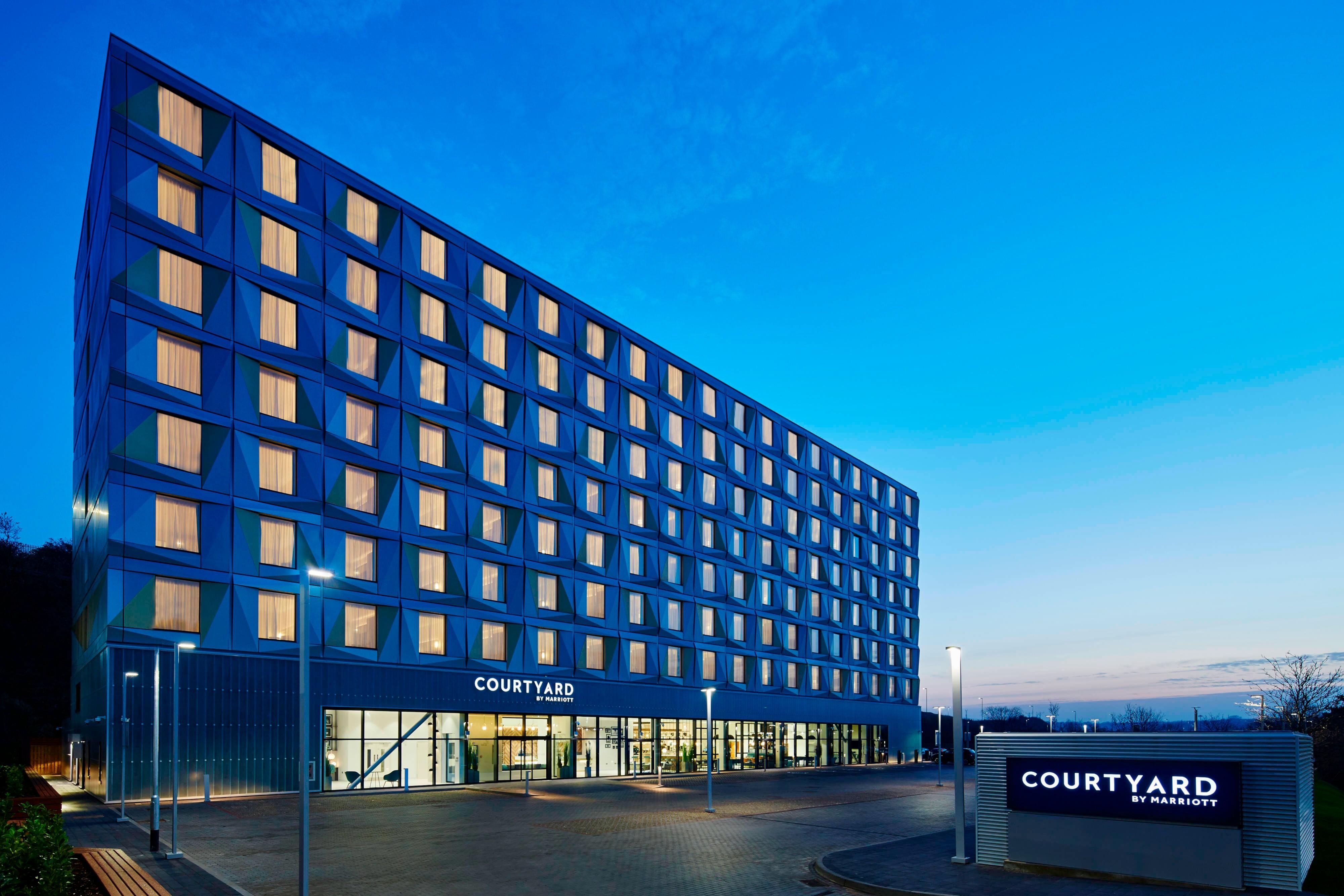 Courtyard by Marriott Luton Airport