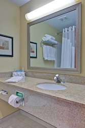  - Holiday Inn Express Sault Ste Marie - I-75, Exit 394