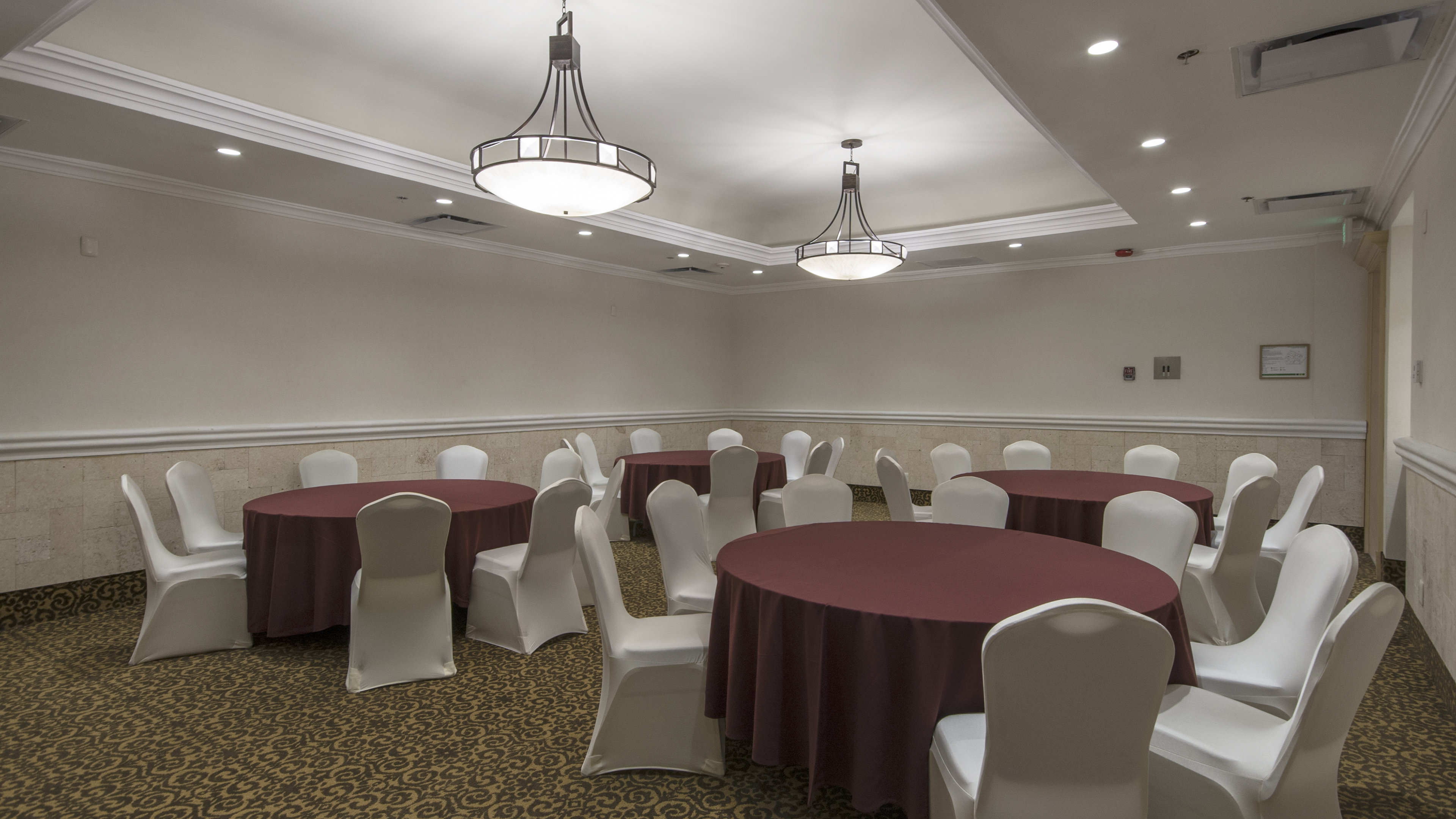 HOLIDAY INN CENTRO HISTORICO BY IHG-guestroom-Break-out Room.jpg